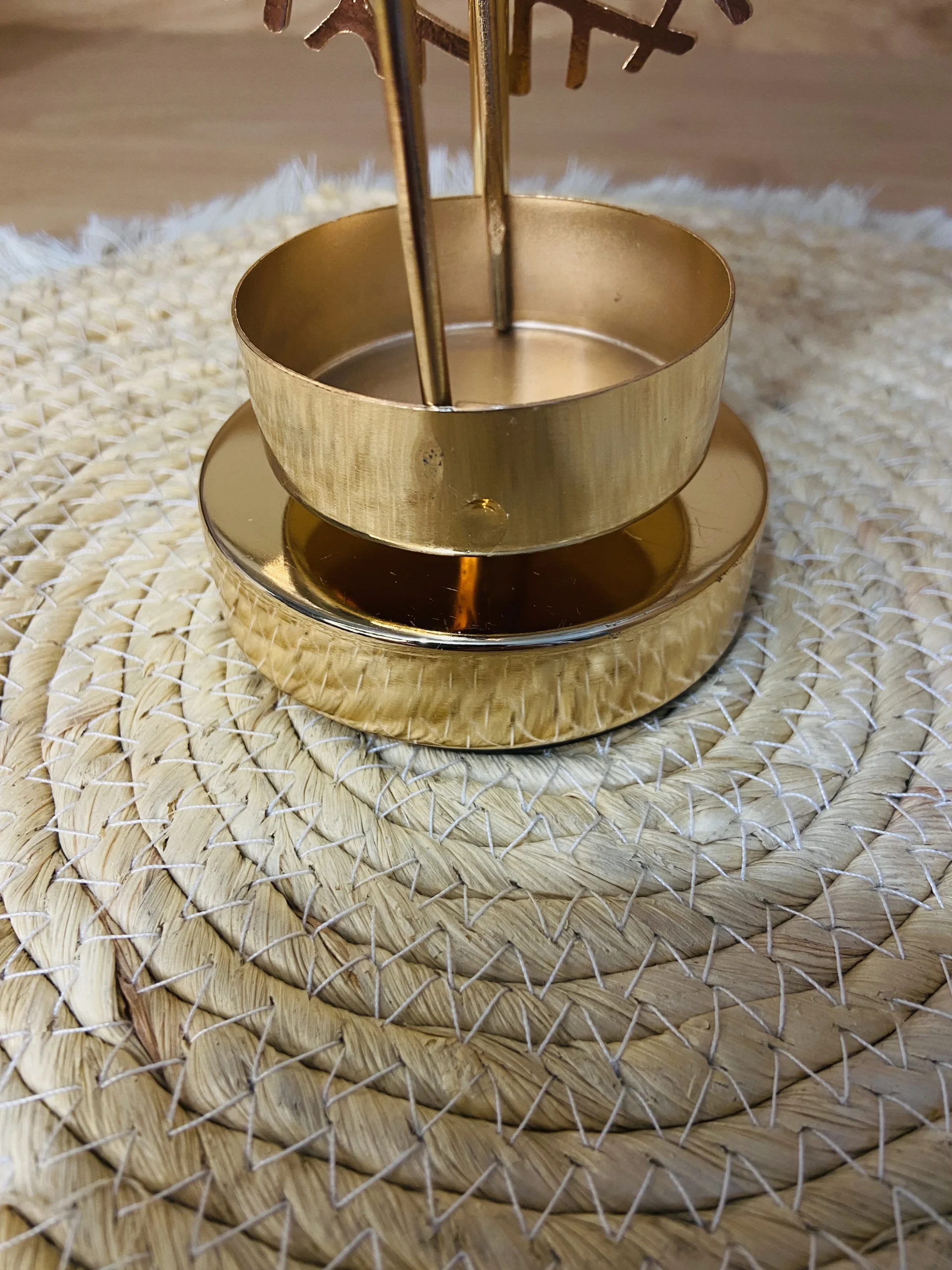 Brûle-parfum Corail (Défaut : Bulle visible sur le support de la bougie chauffe-plat) – Image 2